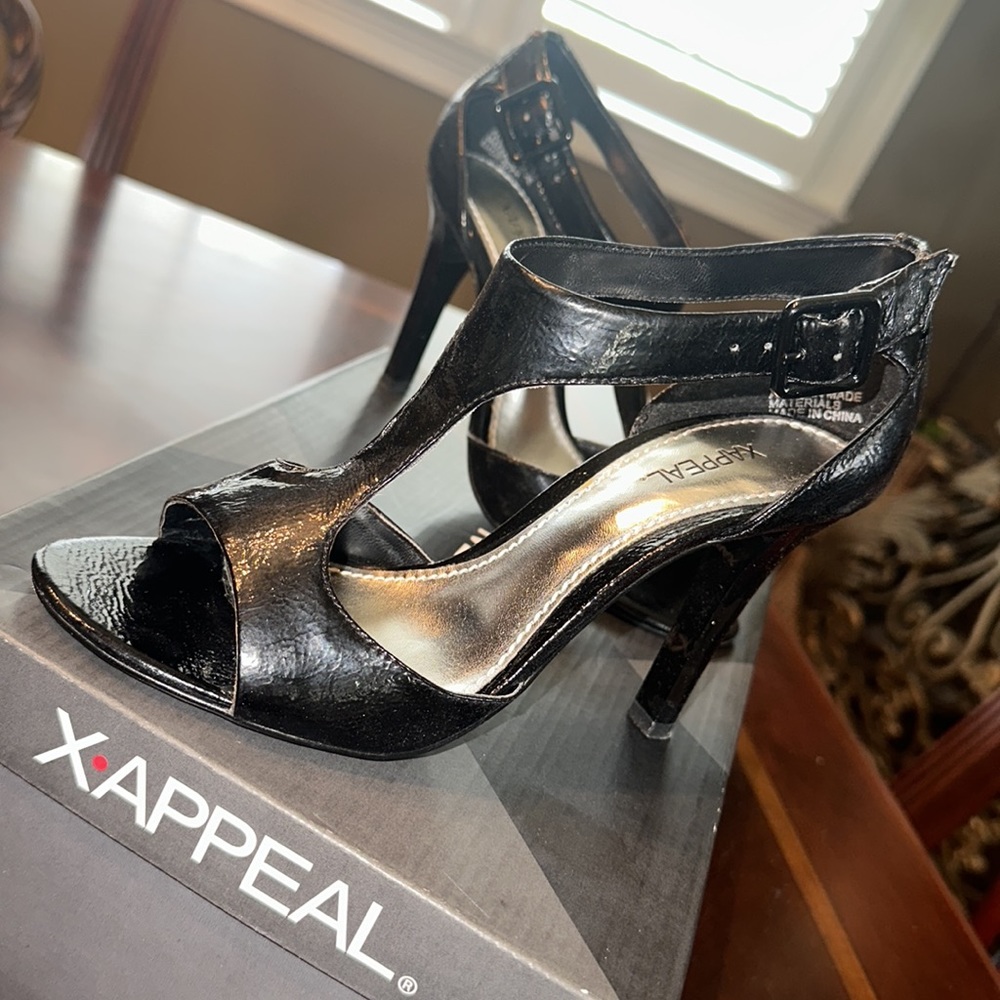 X•APPEAL Calista black patent heels